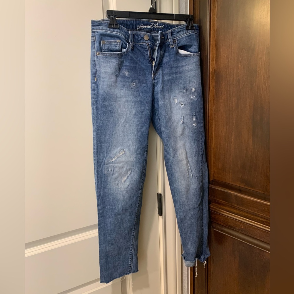 Universal Thread distressed women’s mom jeans